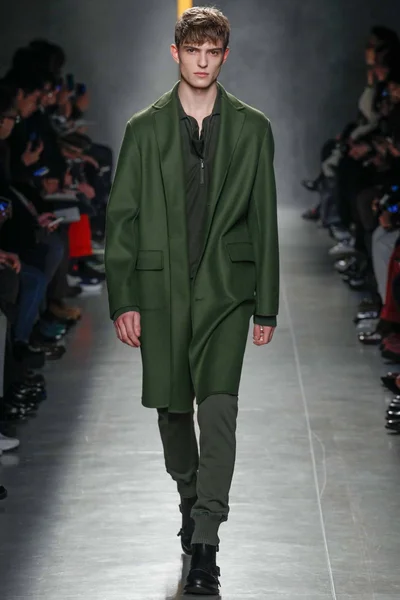 Look 13